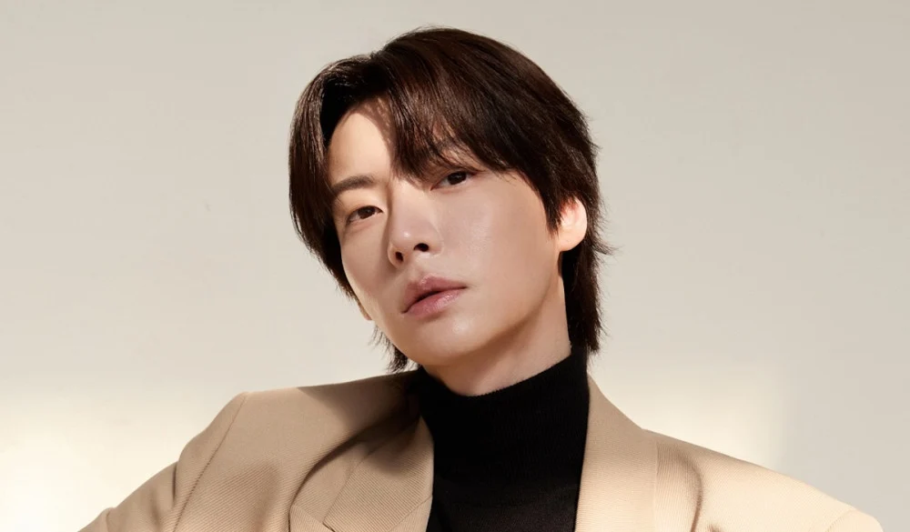 Ahn Jae Hyun Signs Exclusive Contract with New Agency Studio Uhoo - SukaKpop.com - Kpop and Korean Drama Top News
