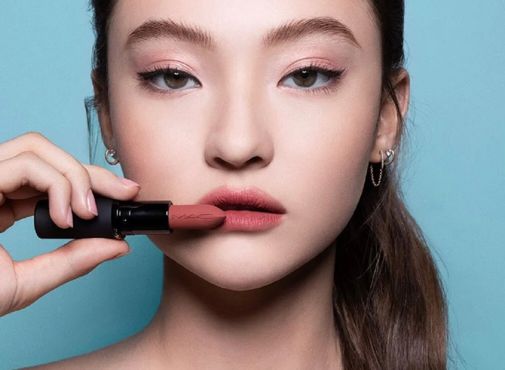 MEOVV's Ella Confirmed as New Global Brand Ambassador for MAC Cosmetics - SukaKpop.com - Kpop and Korean Drama Top News MEOVV's Ella Confirmed as New Global Brand Ambassador for MAC Cosmetics - SukaKpop.com - Kpop and Korean Drama Top News