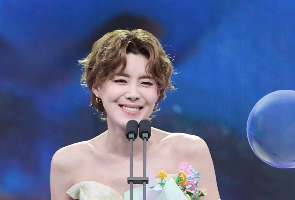 Jang Do Yeon Emphasizes Humility in Acceptance Speech Amid Park Na Rae Controversy - SukaKpop.com - Kpop and Korean Drama Top News