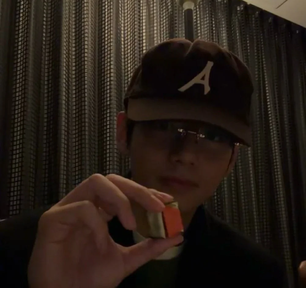 BTS’s V Shares Heartwarming Christmas Gift From Taxi Driver - SukaKpop.com - Kpop and Korean Drama Top News